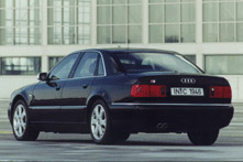 Audi S8 Tiptronic /2000/