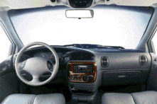 Chrysler Voyager LE 3.3 /2000/