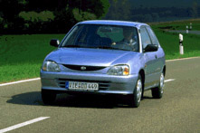 Daihatsu Charade TX /2000/