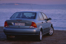 Ford Focus 1.6i Ghia /2000/