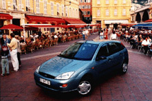 Ford Focus 1.6i Ghia Automatik /2000/
