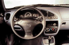 Mazda 121 Basis /2000/