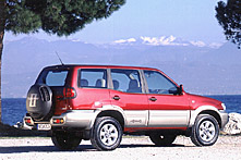 Nissan Terrano II 2.4 Elegance /2000/