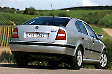 Skoda Octavia GLX 1.6 74 kW Automatik /2000/