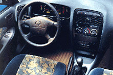 Toyota Avensis Limousine 2.0 D-4D linea terra /2000/
