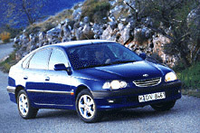 Toyota Avensis Liftback 1.8 linea sol /2000/