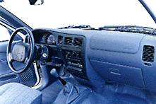 Toyota Hilux 4x2 /2000/