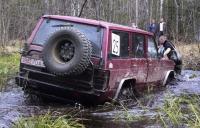 Брод форсирует Nissan Patrol Сергея Звездного.
